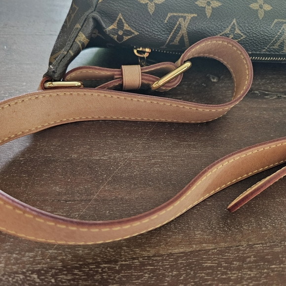 SOLD Louis Vuitton Monogram Bumbag - Picture 9 of 16
